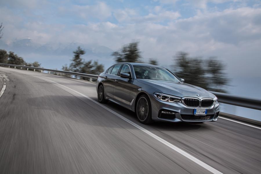  BMW 530d xDrive Sedan M Sport 2017 года  (WW) (фото 9 из 41)
